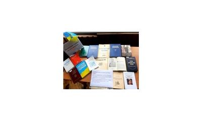Національна наукова сільськогосподарська бібліотека НААН запрошує відвідати тематичну виставку, присвячену Дню Конституції України «Конституція України: погляд у майбутнє» (до 24-річчя прийняття Конституції України), що розпочала функціонувати у читальній