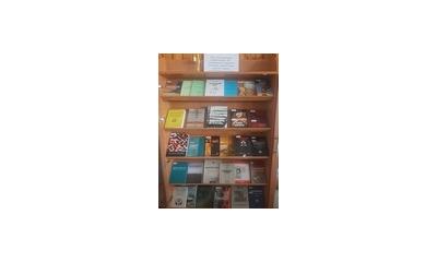 Запрошуємо відвідати книжкову виставку «Їм – неоплаканим і невідспіваним. Їм – похованим без труни й молитви, позбавленим могили й шани» (до Дня пам’яті жертв Голокосту), що розпочала функціонувати у читальній залі № 1.