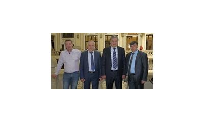 27-28 квітня 2015 року директор ННСГБ НААН, член-кореспондент НААН В.А. Вергунов відвідав Угорщину для обговорення питань подальшого наукового співробітництва в рамках євроінтеграційних проектів.